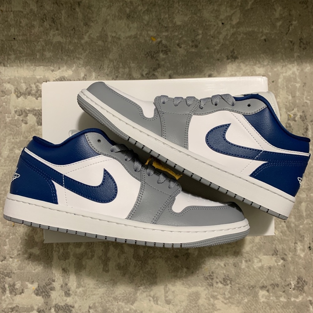 Jordan 1 low Stealth french blue (Women)
